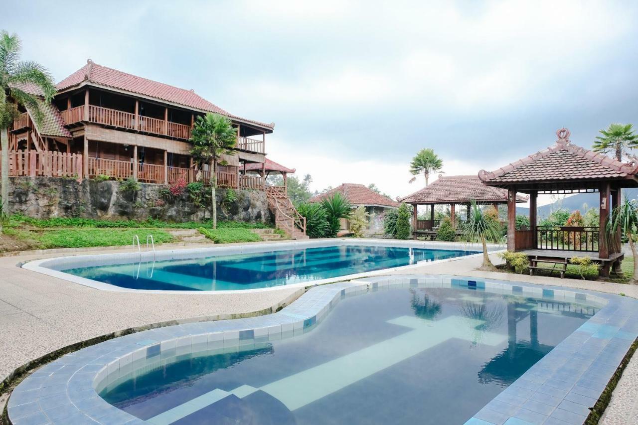 Capital O 892 Grand Pujon View Hotel And Resort باتو المظهر الخارجي الصورة